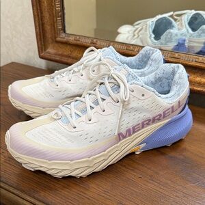 New without tag. Merrell Agility Peak 5 Trail Running Women’s Shoes. Sz 9.5.